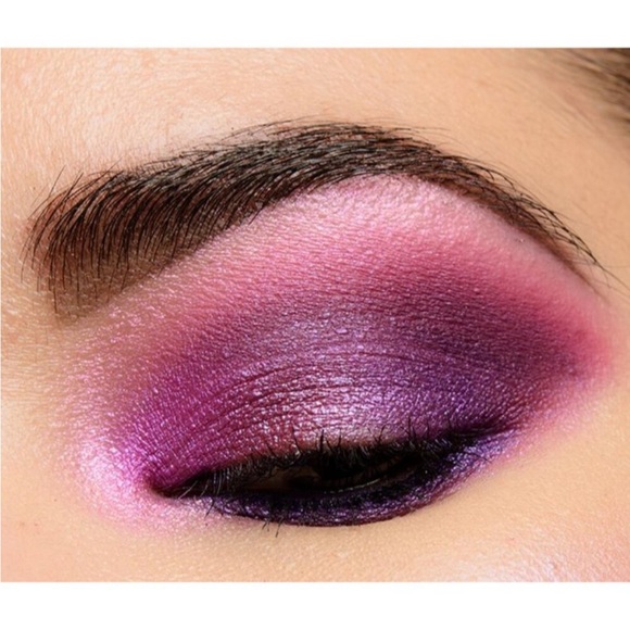 🆕 Huda Beauty Amethyst Obsessions Eyeshadow Palette - Picture 5 of 6